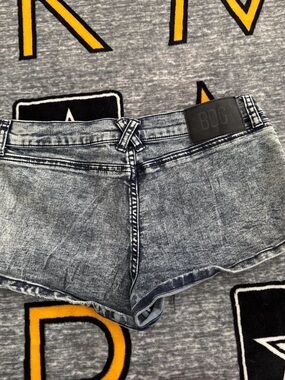 BDG Light Wash Denim Jean Shorts - Faded Blue